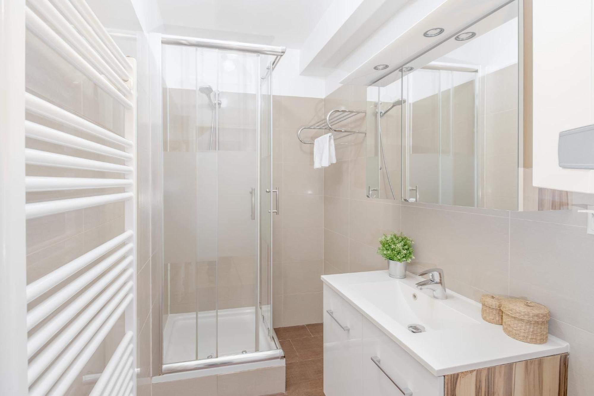 Mandlgasse I Contactless Check-in Apartment Wien